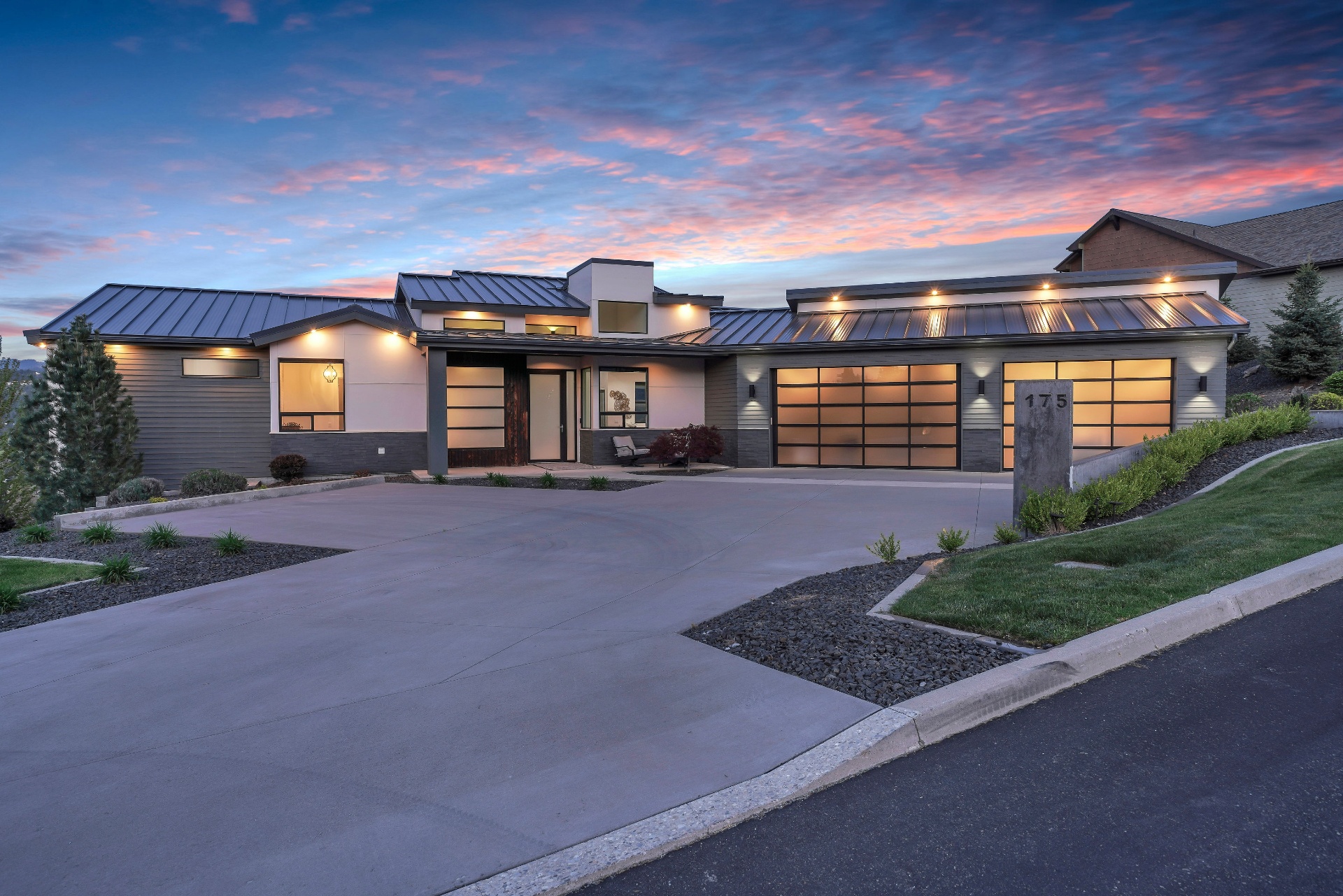 175 N Holiday Hills Dr